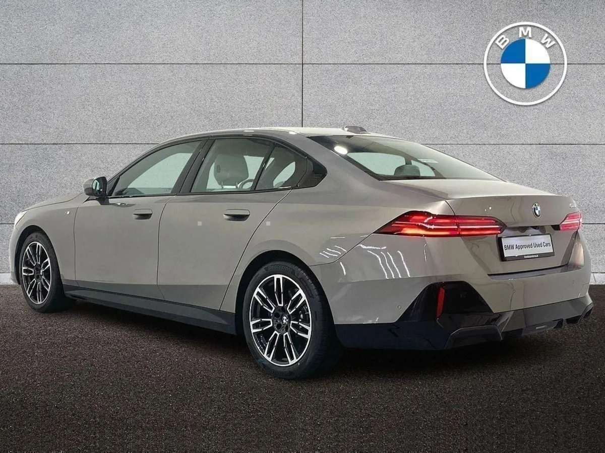 BMW 5 Series 520i M Sport Saloon - Image 3