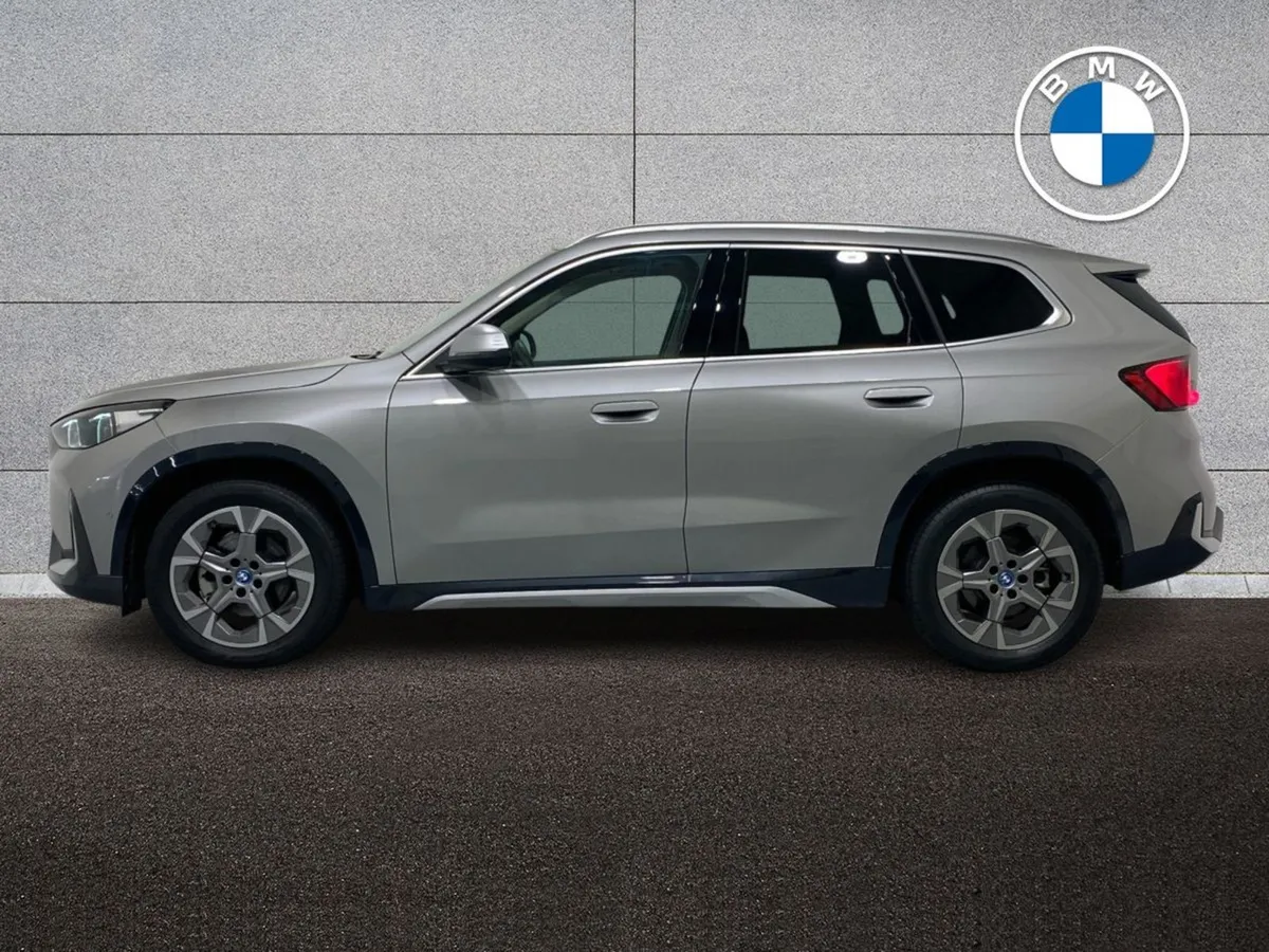 BMW iX1 Edrive20 Xline - Image 4