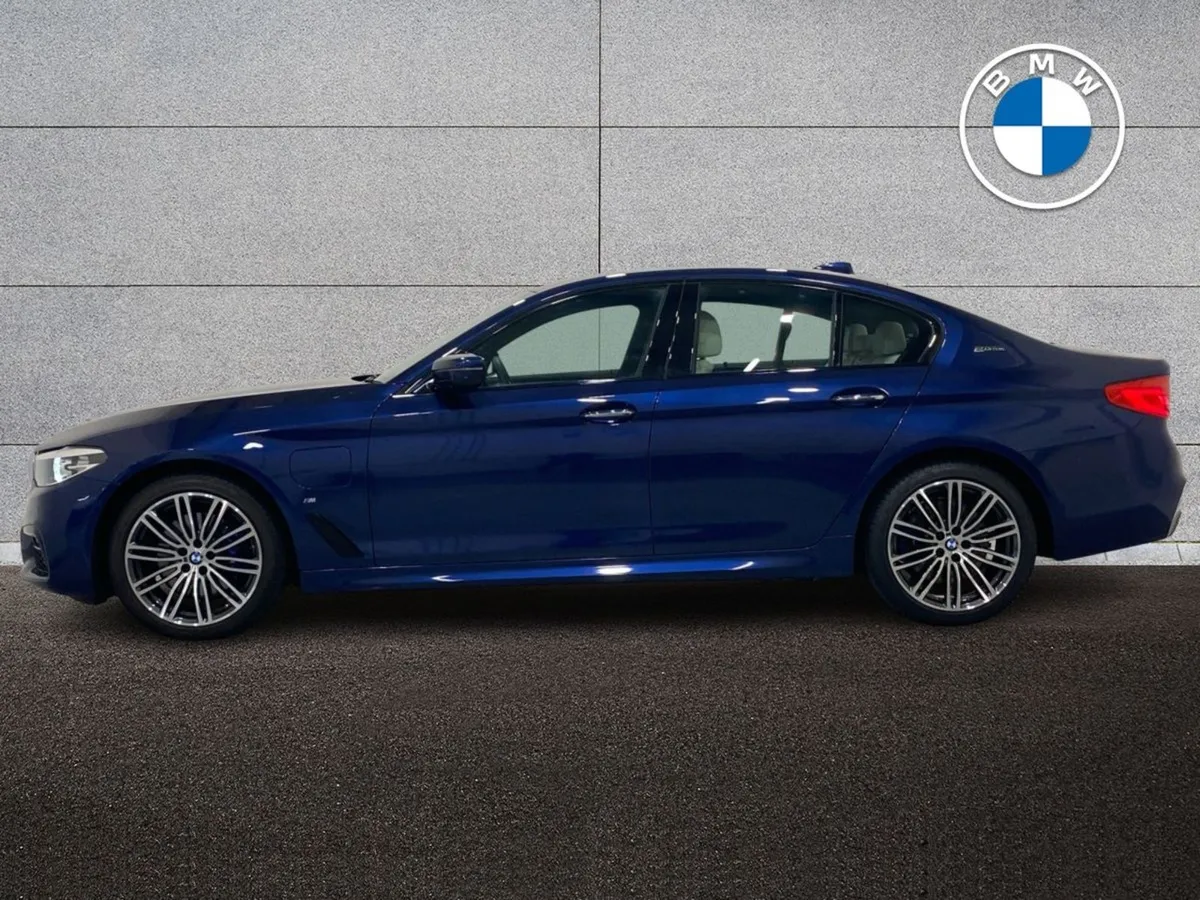 BMW 5 Series 530e M Sport Iperformance Saloon - Image 4