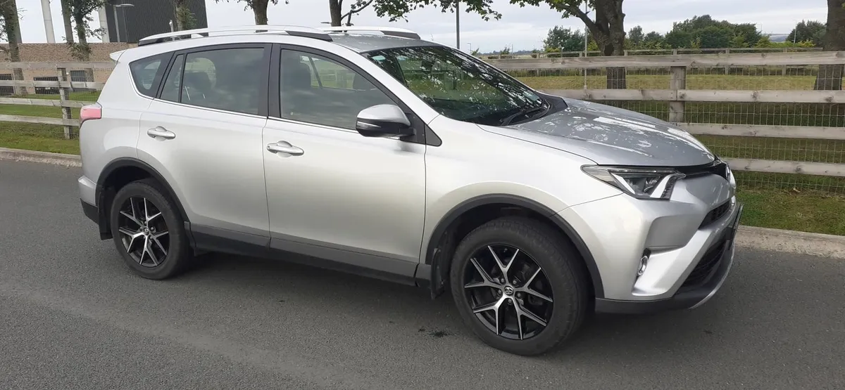 Toyota RAV4 2.0 D4D Luna Sport, 2017 - Image 1
