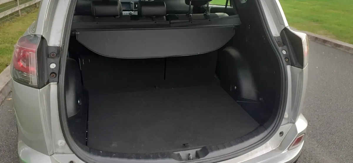 Toyota RAV4 2.0 D4D Luna Sport, 2017 - Image 4