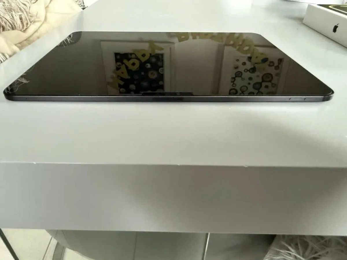 Apple iPad Pro 13 inch M4 Wi-Fi - 256GB- 2024 - Image 3