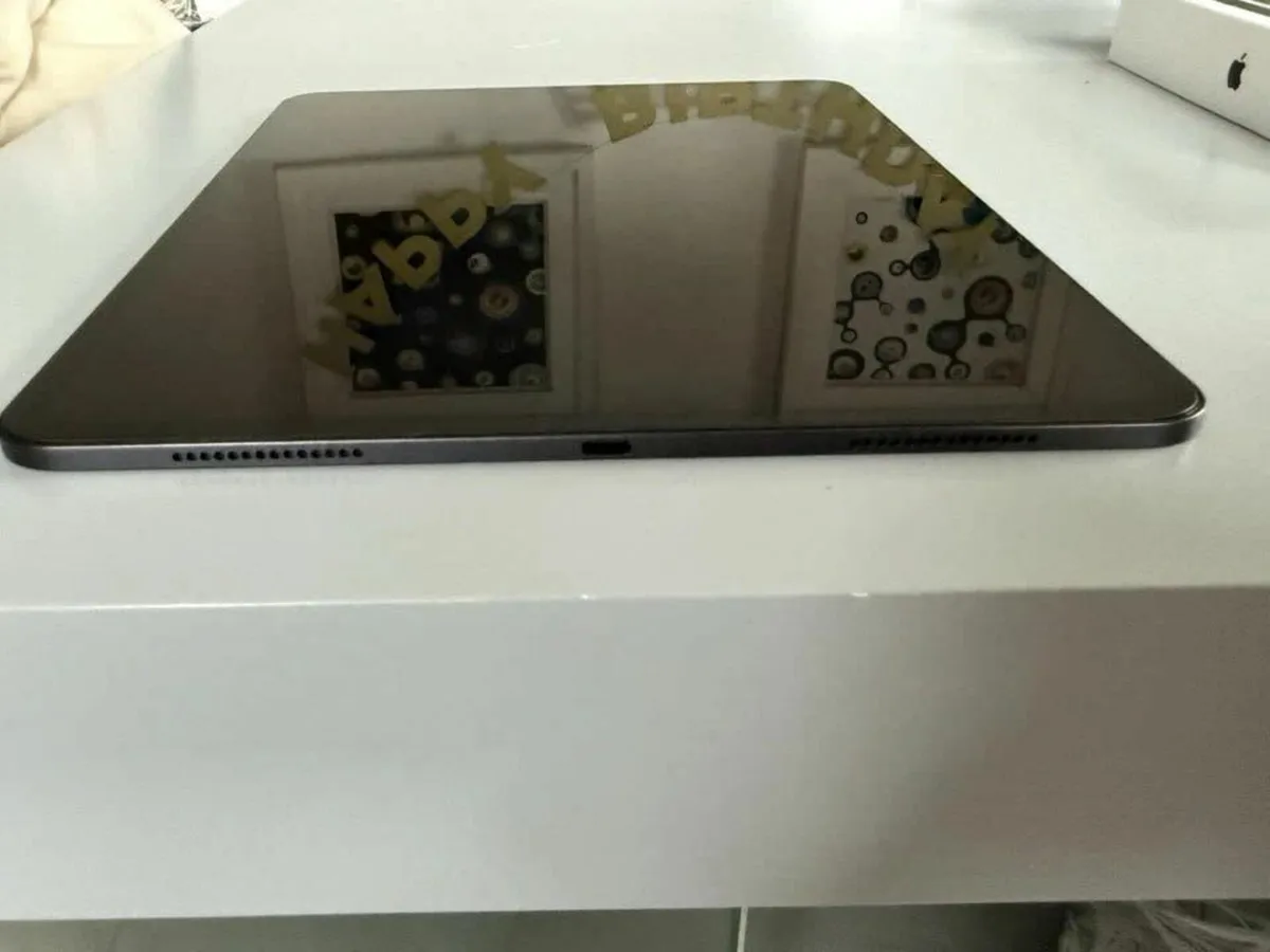Apple iPad Pro 13 inch M4 Wi-Fi - 256GB- 2024 - Image 4