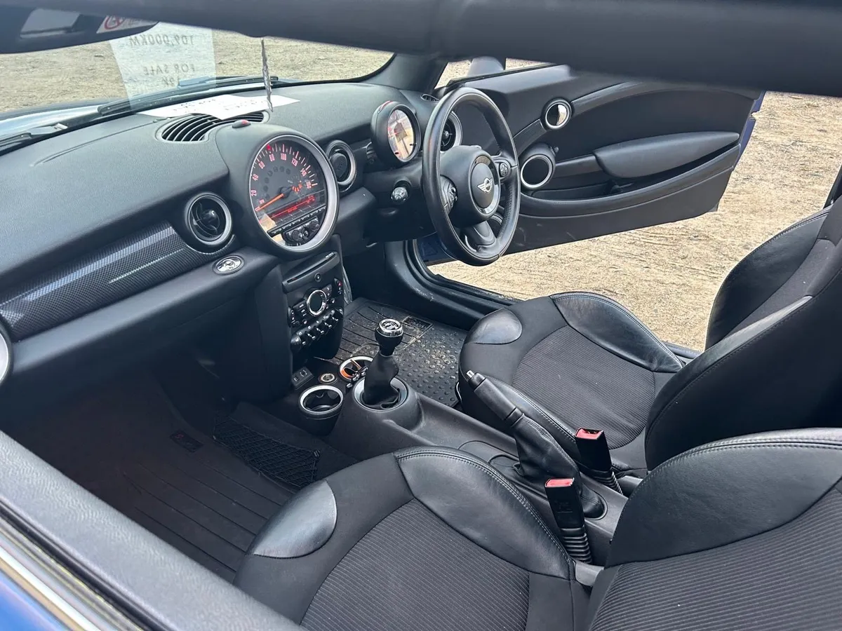 MINI COOPER S CONVERTIBLE - STUNNING BLUE - Image 4