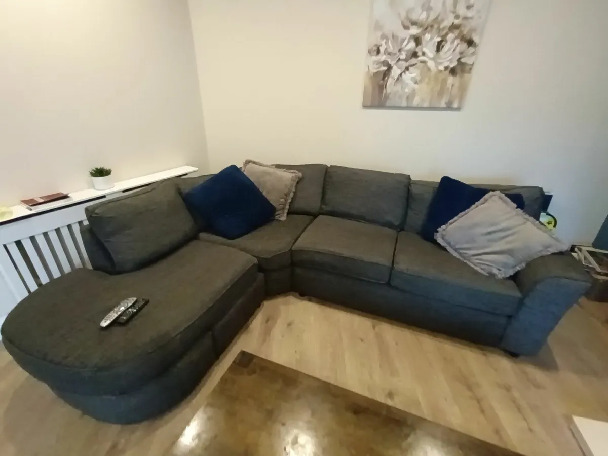 L shaped sofa - Image 3