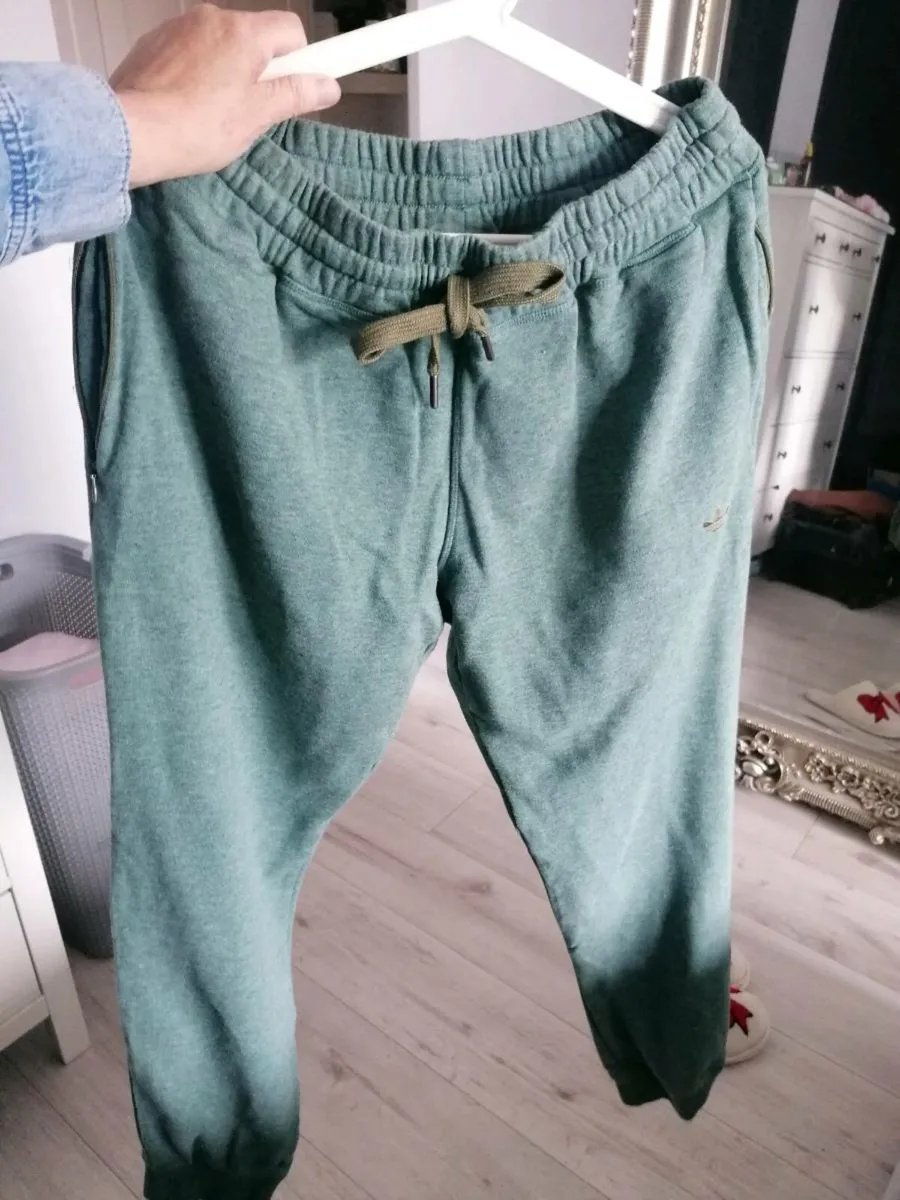 Beautiful Adidas Green tracksuit - Image 2
