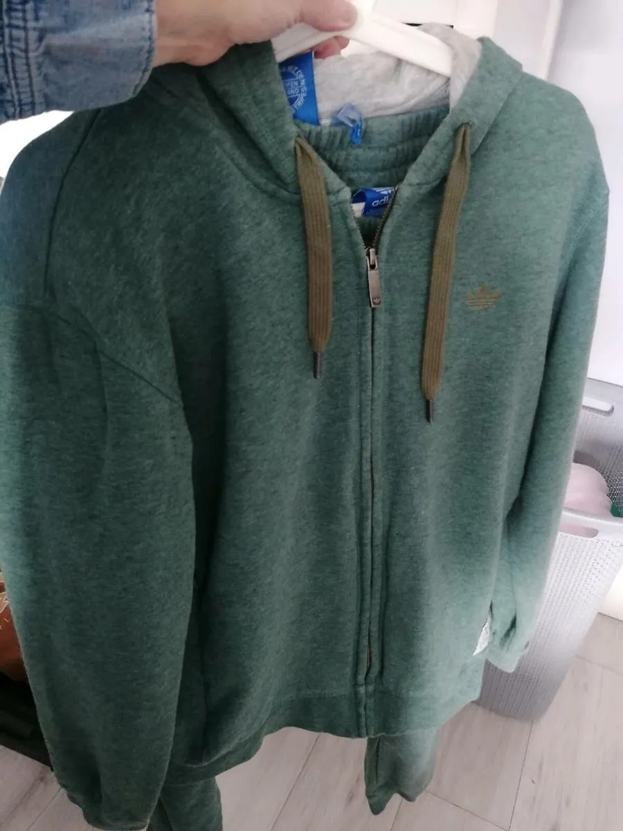 Beautiful Adidas Green tracksuit - Image 3