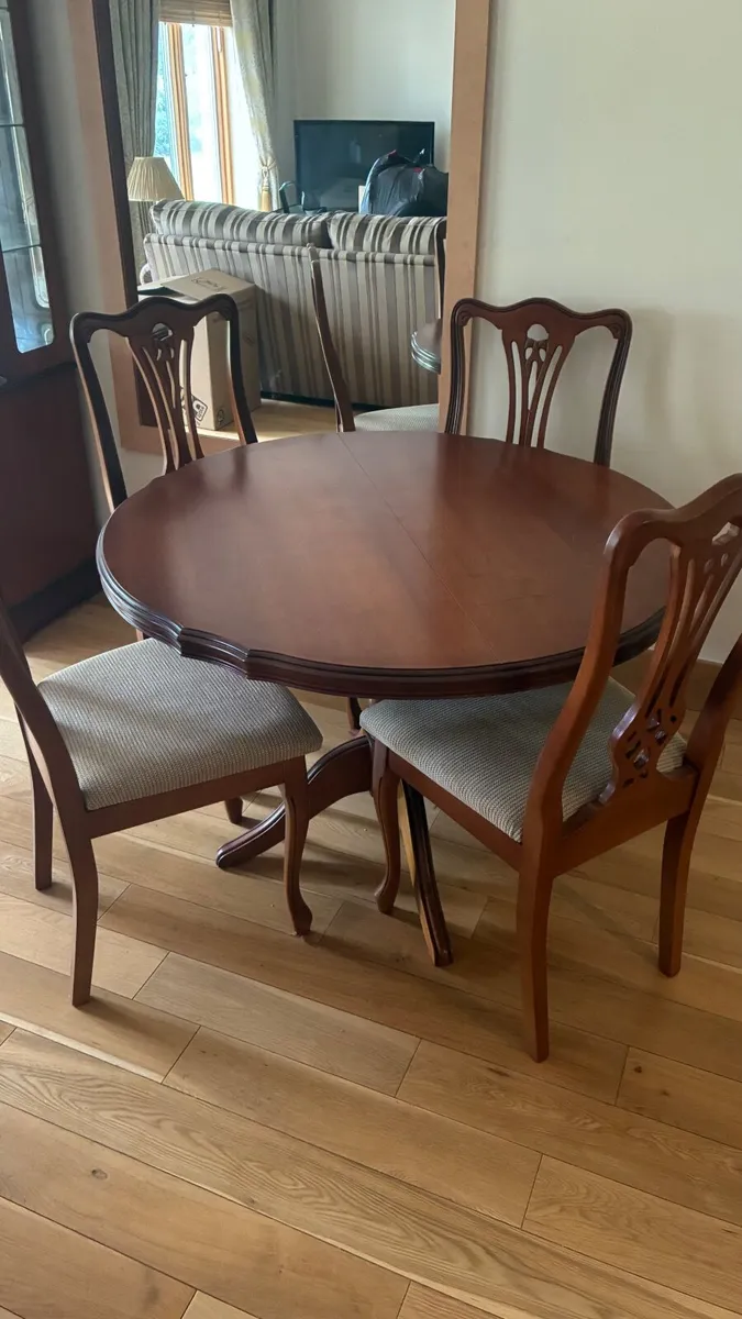 Dining room table