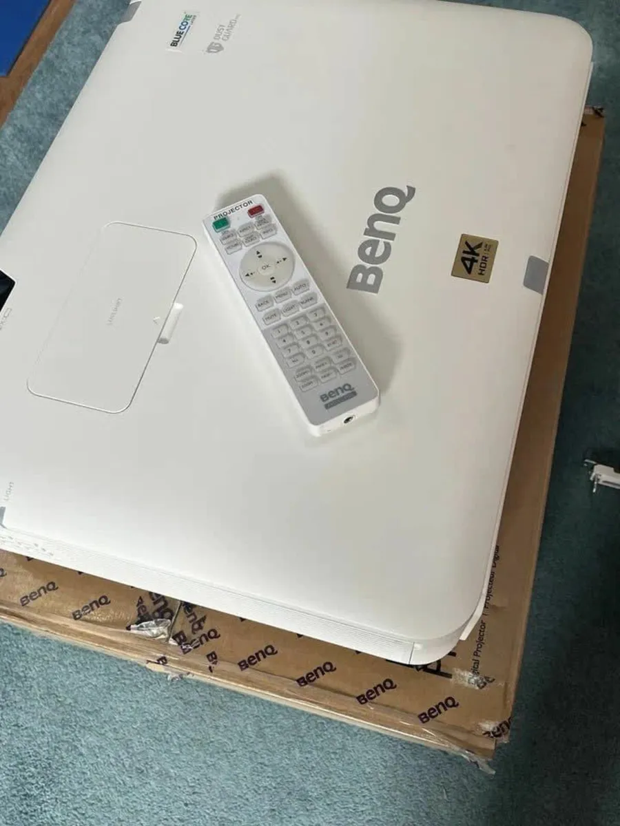 BenQ LK952 4K UHD Projector - Image 2