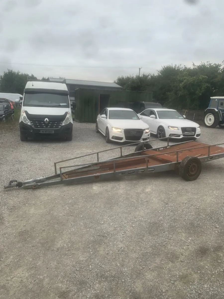 Trailer - Image 1