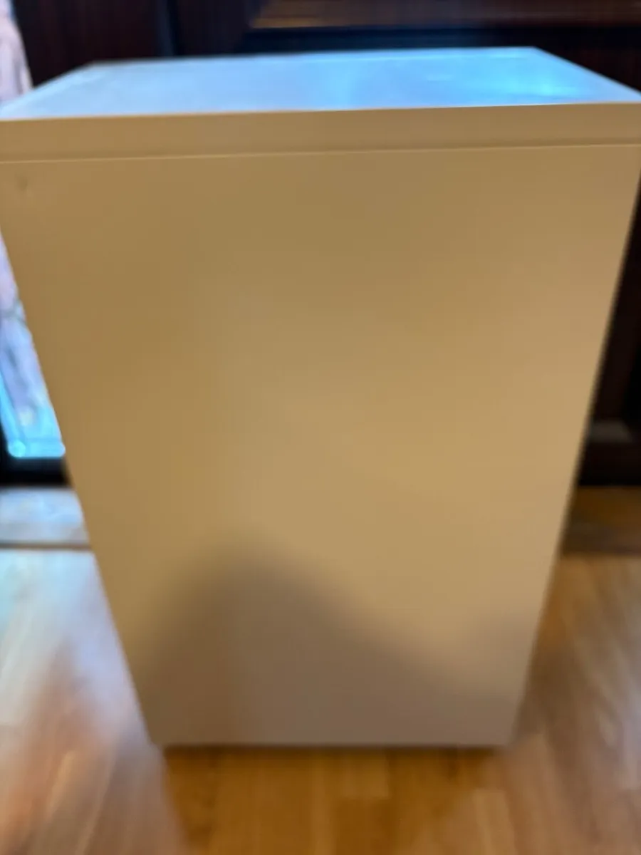 Six Drawer Filing Cabinet on wheels - Image 3