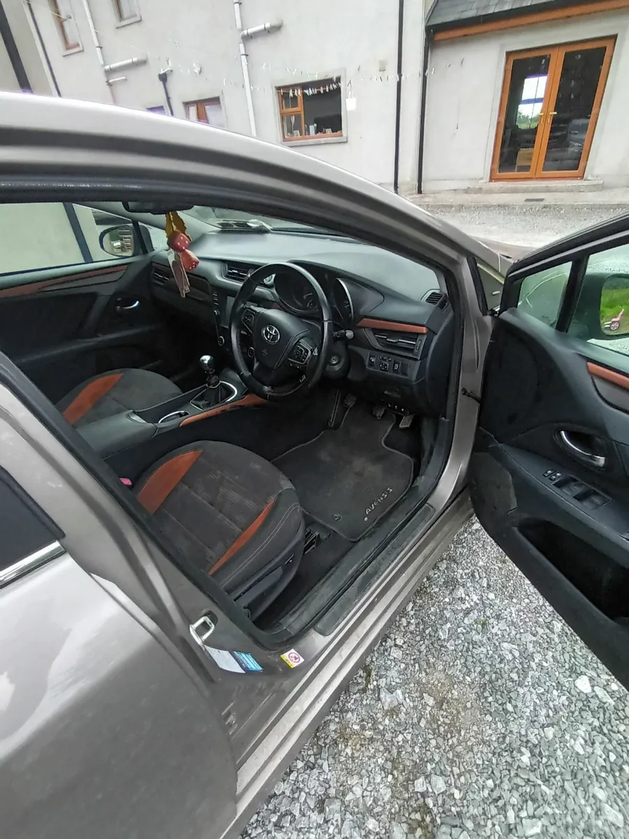 Toyota  avensis - Image 1