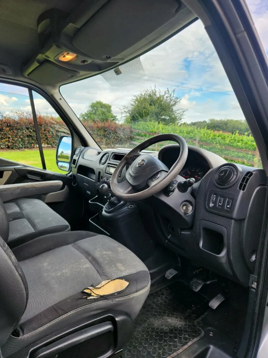 Nissan NV400 - Image 4