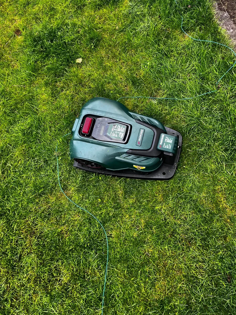 Robot lawn mower - Image 1