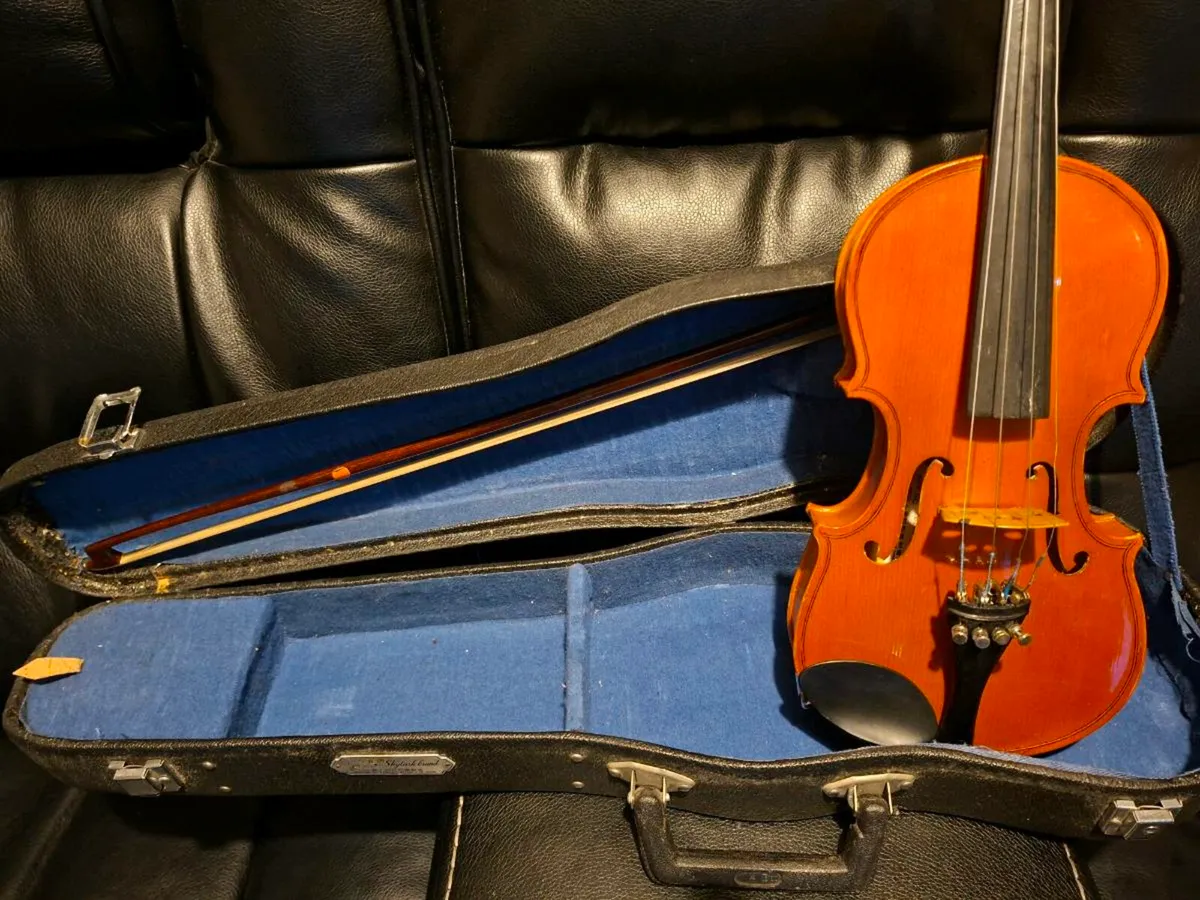 Vintage Skylark Violin with Hardcase & Bow - Image 2