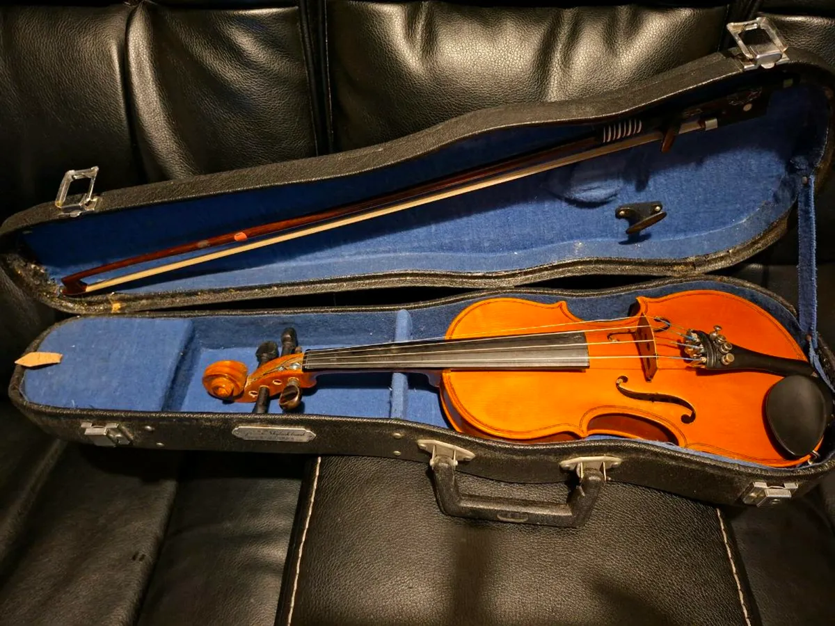 Vintage Skylark Violin with Hardcase & Bow - Image 4
