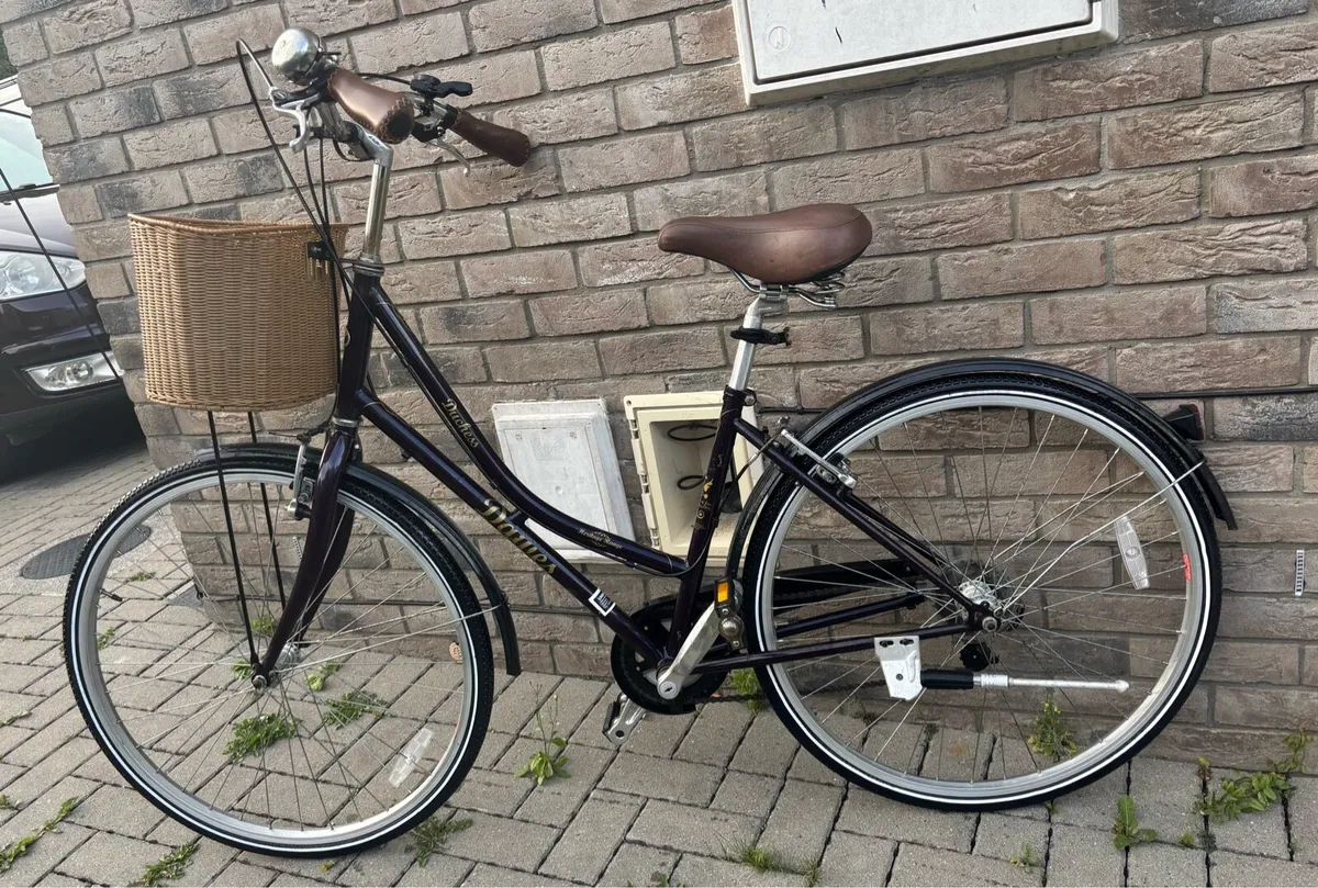 Women’s 20inch bike working perfectly - Image 2