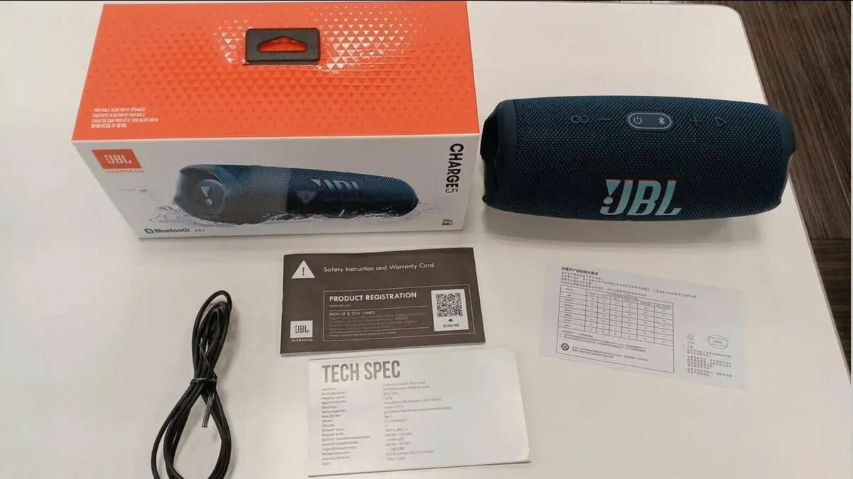 JBL Charge 5 Wireless Speaker Blue Good Condition - Image 2