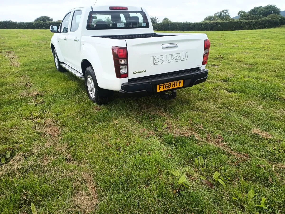 Isuzu D-Max 2019 - Image 2