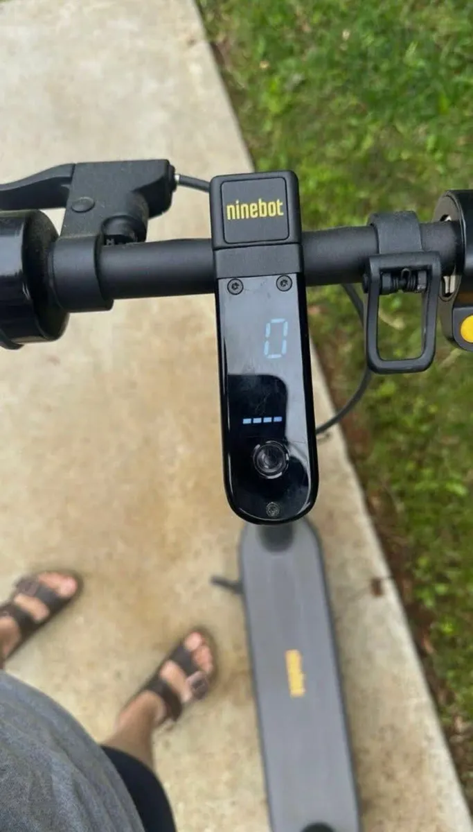 Segway Max G2 Electric Kick Scooter - Image 3
