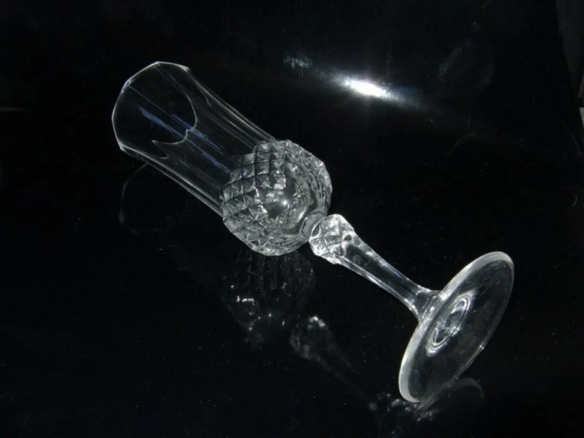 4 Vintage Crystal d Arques Champagne Flutes - Image 2