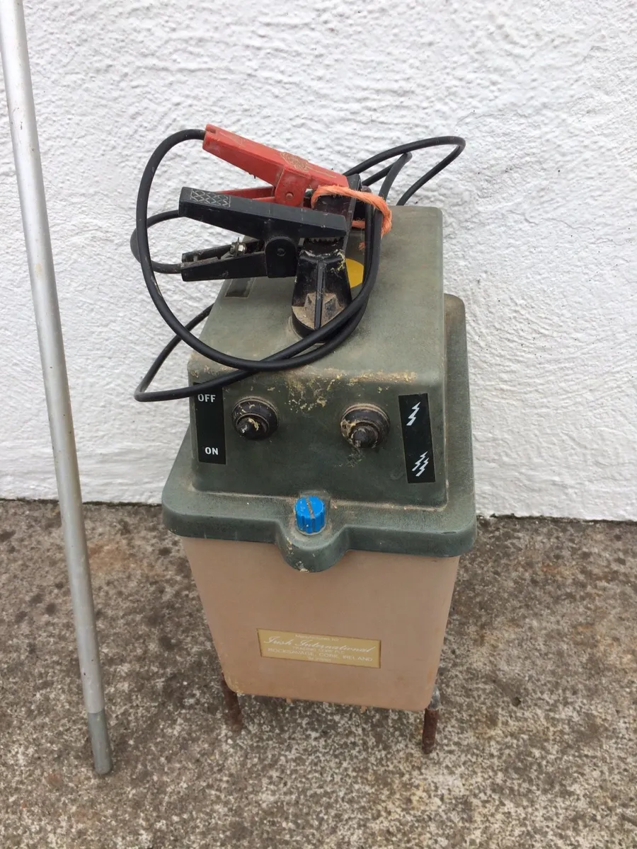Super Hawk Battery Fencer - Image 4