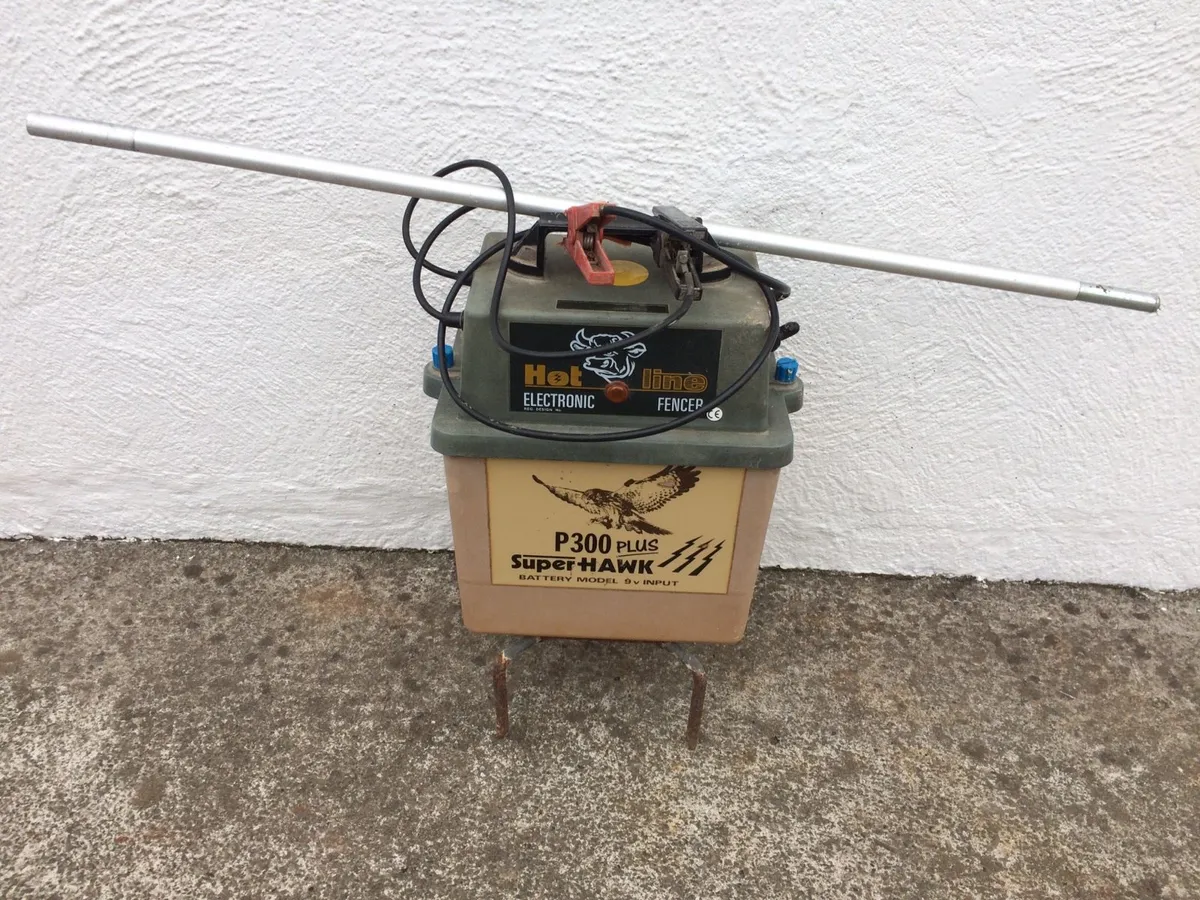 Super Hawk Battery Fencer - Image 1