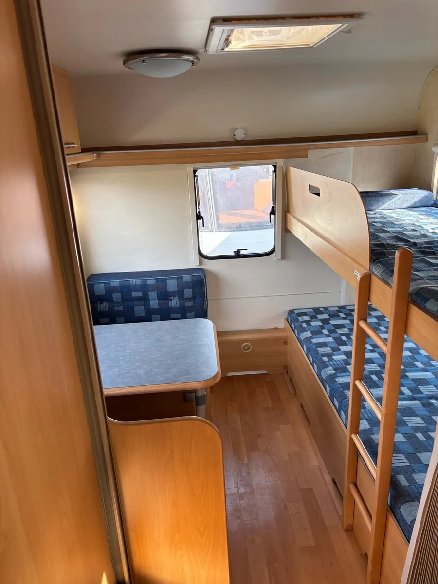 Adria 6 berth fixed bunks caravan - Image 4