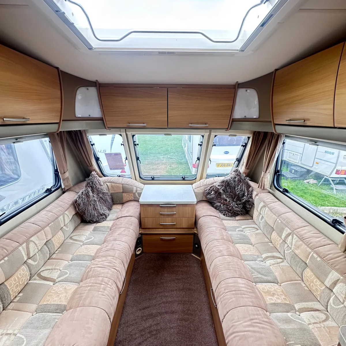 ✨STUNNING SWIFT ACCORD 4 BERTH FIXED BED✨ - Image 3