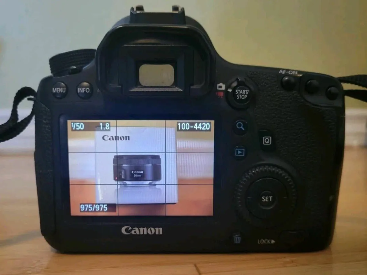 Canon EOS 6D Digital SLR Camera Bundle - Image 4