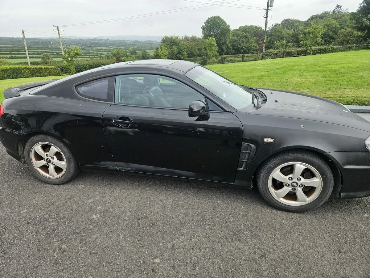 2005 Hyundai coupe - Image 2