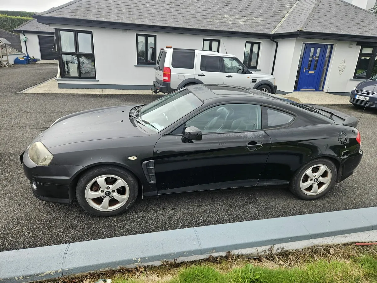 2005 Hyundai coupe - Image 4