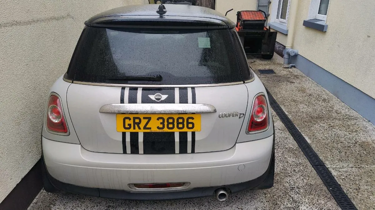 2012 Mini Cooper R57 1.6 Diesel - Image 4