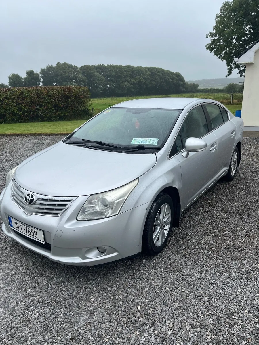 Toyota Avensis 2010 - Image 2