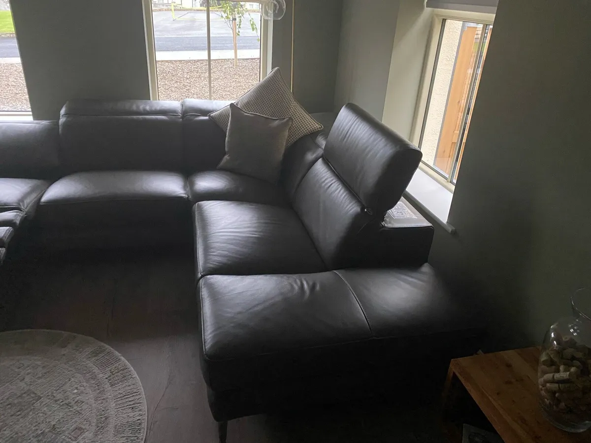 Living room sofa - Image 2