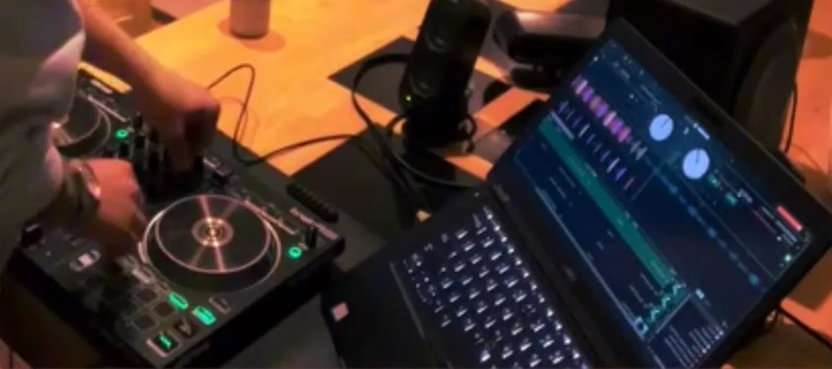 dj controller - Image 2