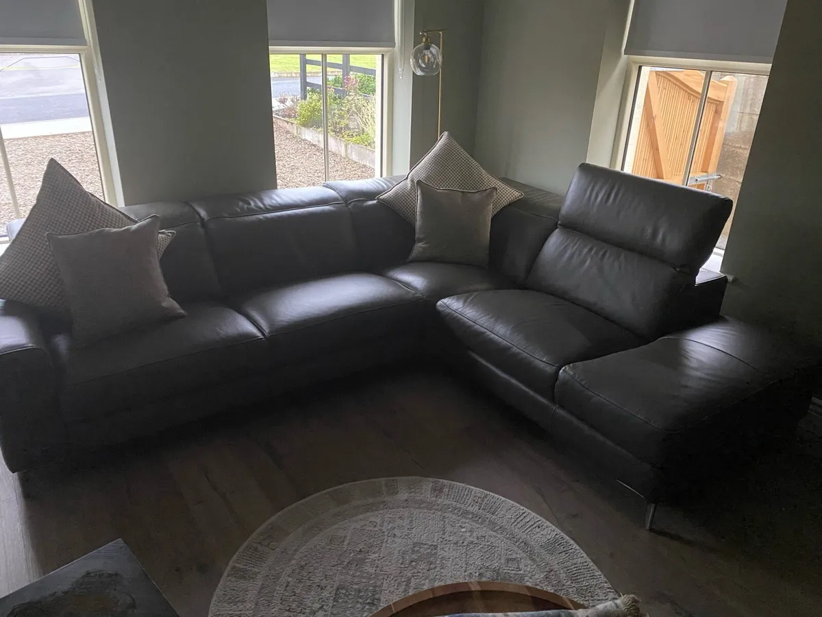 Living room sofa - Image 3