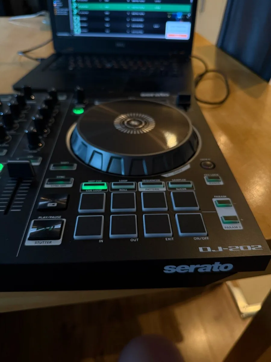 dj controller - Image 1