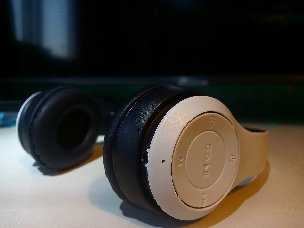 💎 Wireless Bluetooth Headphones 💎 - Image 2