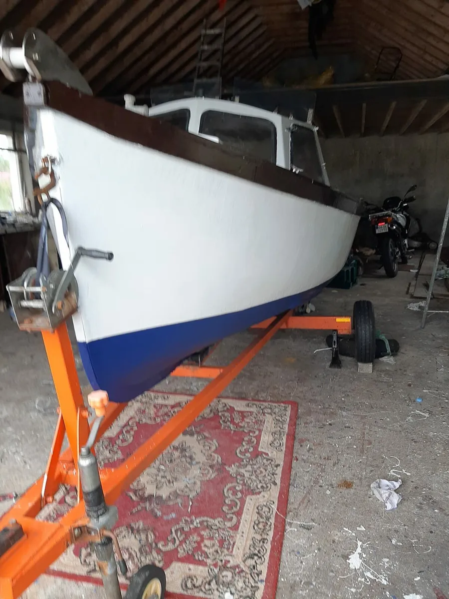 16 ft x 6 ft Fiberglass Cabin Boat - Image 1