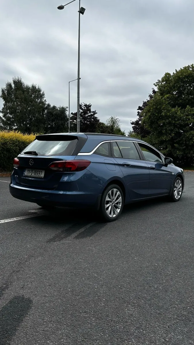 Opel Astra 2017 - Image 2