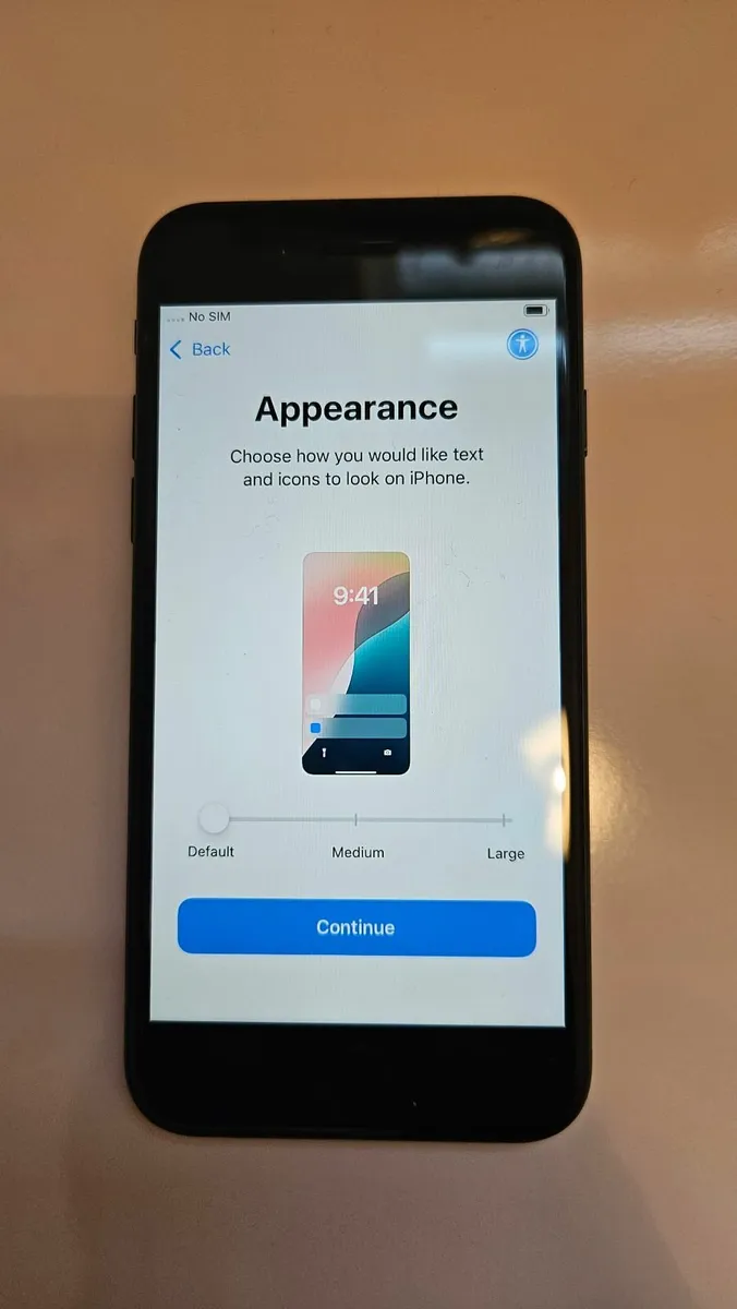 iPhone SE 64GB, 2nd generation, unlocked, black. - Image 1