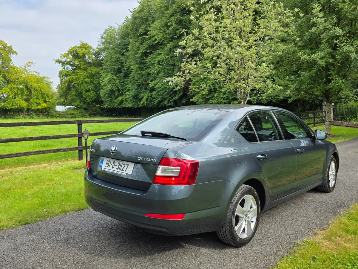 16 Skoda Octavia Ambition 1.6tdi - Image 3