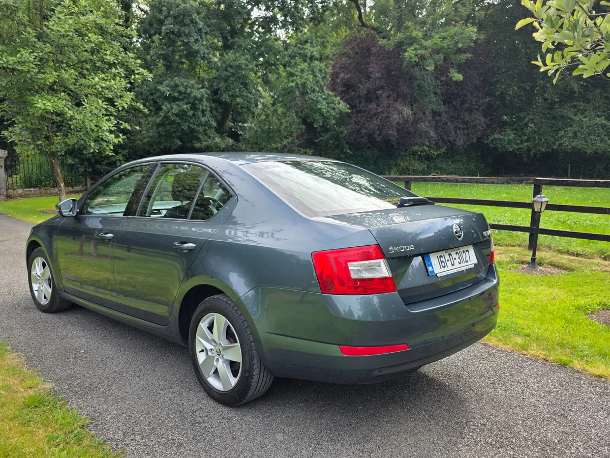 16 Skoda Octavia Ambition 1.6tdi - Image 4