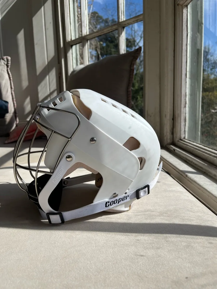 Hurling helmet - Image 2