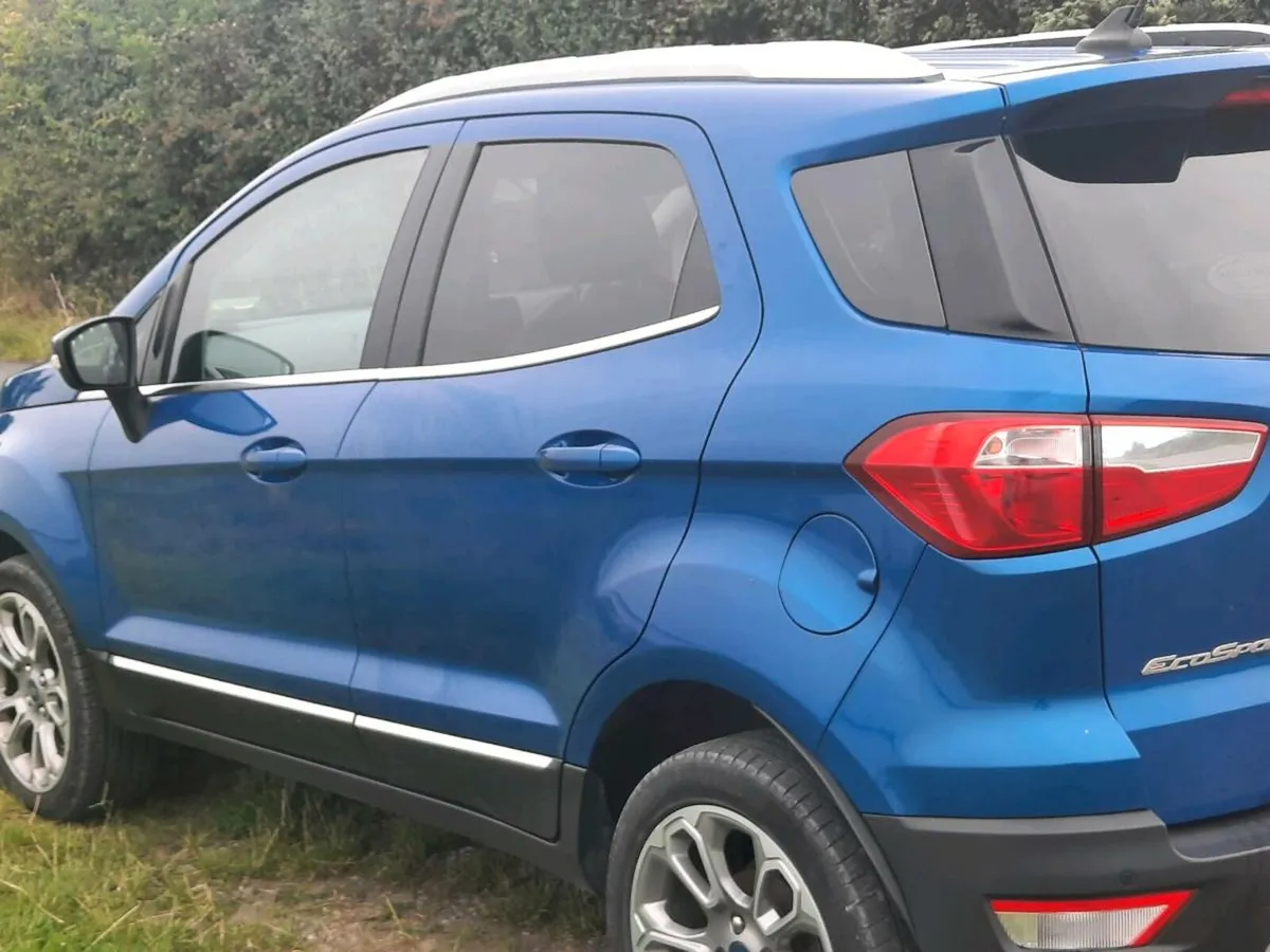 FORD ECO SPORT TITANIUM 1LT. SUV - Image 3