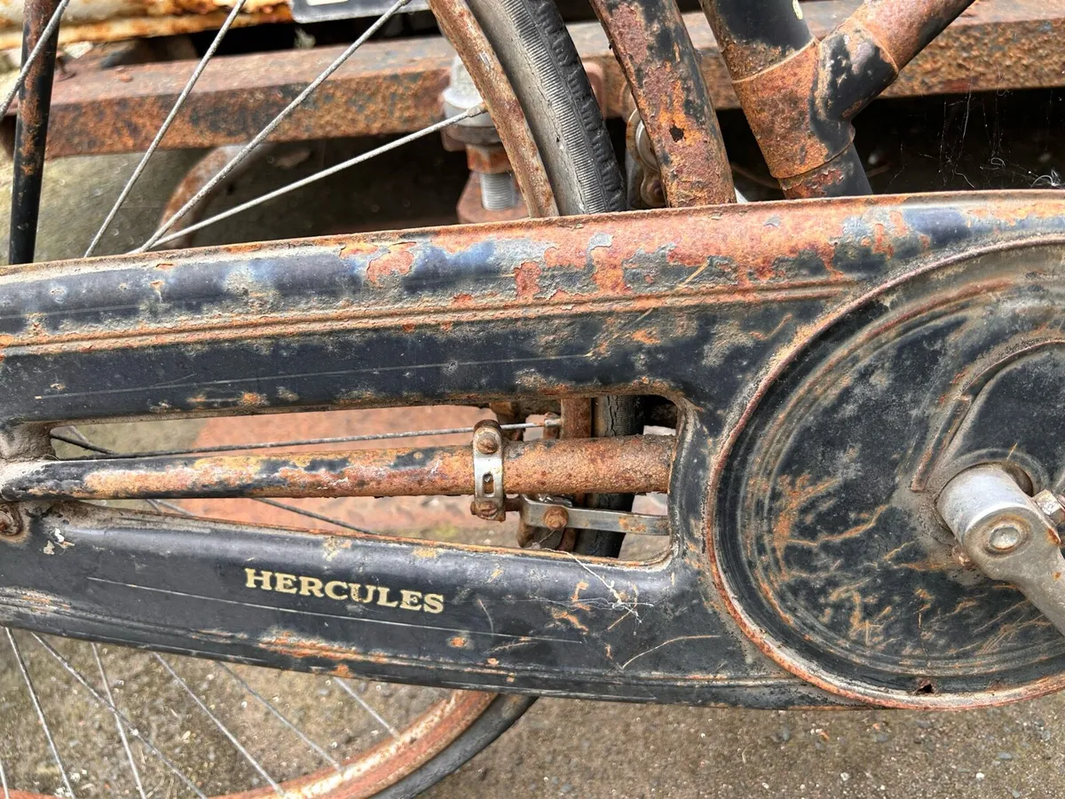 Vintage Hercules ladies bike - Image 3