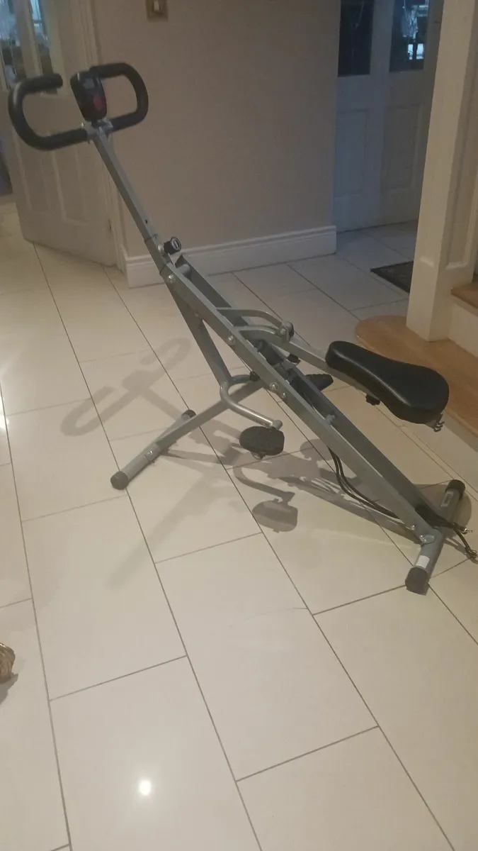 Squat assist row and ride machine - Image 3
