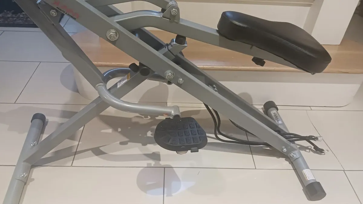 Squat assist row and ride machine - Image 4