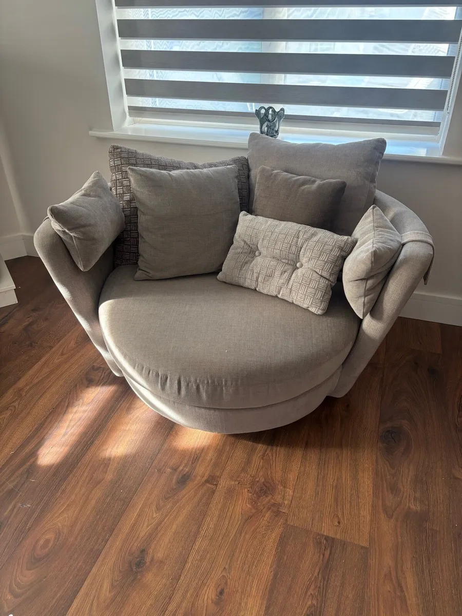 Bespoke furniture set - Image 3
